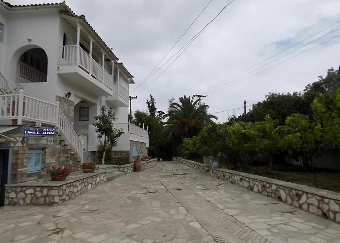 Ξενοδοχείο με διαμερίσματα Dell' Angelo 2*